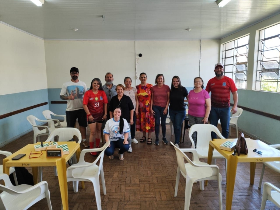 Fundação de Esportes de Cornélio Procópio oferece jogos de mesa para a terceira idade